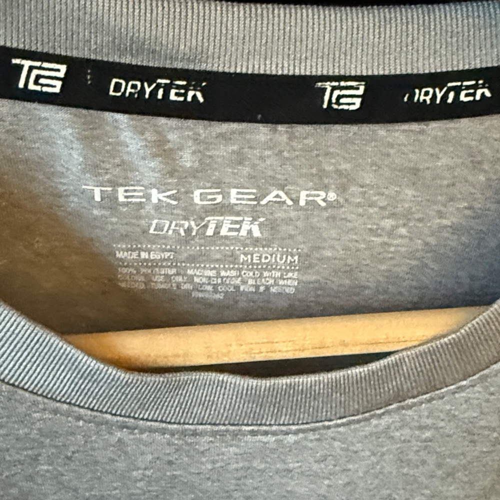 Tek Gear Gray Short Sleeve Tee - Picture 2 of 3